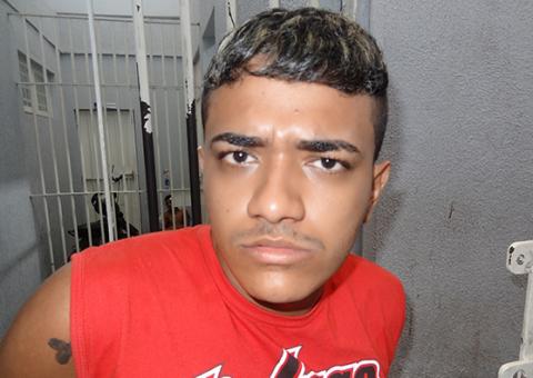 Policiais do 9º DIP registram prisão de acusado de assalto a ônibus